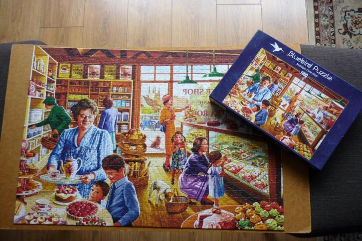 Bluebird Puzzel '' NOSTALGIC CAKE SHOP '' 1000 st., Hobby en Vrije tijd, Denksport en Puzzels, Gebruikt, Legpuzzel, 500 t/m 1500 stukjes