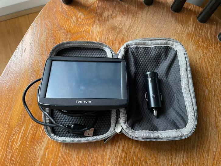 TomTom met hoesje, Motoren, Accessoires | Navigatiesystemen, Gebruikt, Ophalen of Verzenden