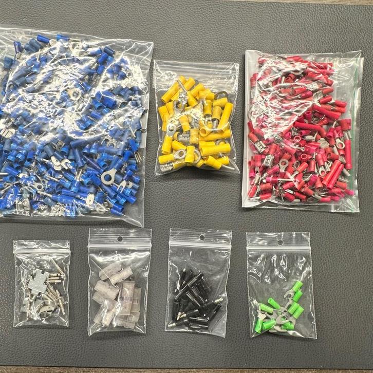 Assorti kabelschoenen / verbinders/ connectors ±600 diversen, Doe-het-zelf en Verbouw, Elektra en Kabels, Overige typen, Ophalen