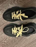 Ozweego, Ophalen of Verzenden, Zo goed als nieuw, Meisje, Overige typen