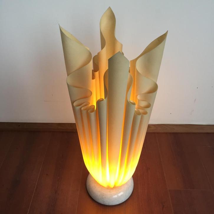 Frans design lamp plissé Athena door Georgia Jacob, Huis en Inrichting, Lampen | Tafellampen, Gebruikt, 75 cm of meer, Kunststof