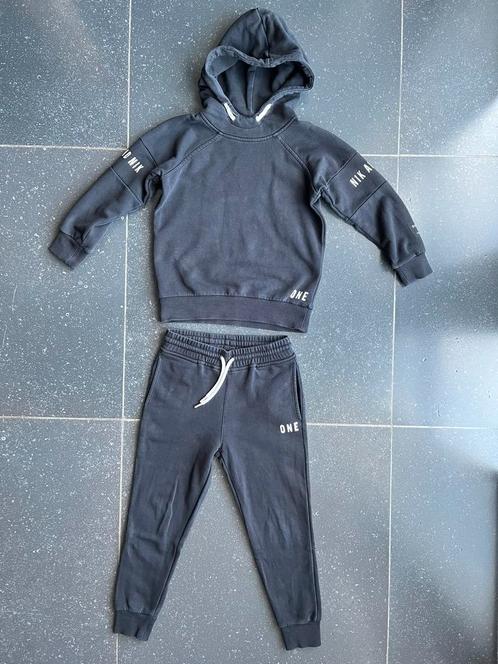 Unisex joggingpak sweat pak zwart van Nik & Nik mt 6 / 116, Kinderen en Baby's, Kinderkleding | Maat 116, Gebruikt, Jongen of Meisje