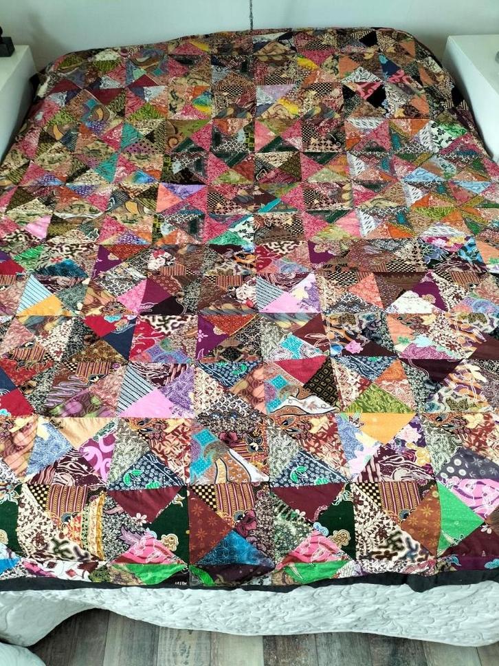 2 persoons sprei batik, Huis en Inrichting, Slaapkamer | Beddengoed, Zo goed als nieuw, Overige typen, Tweepersoons, Overige kleuren