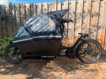 Urban Arrow bakfiets van maart 2024 zgan beschikbaar voor biedingen