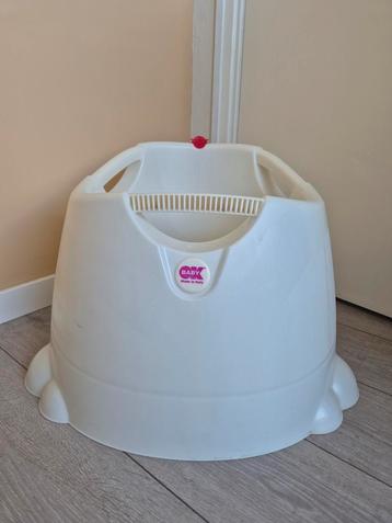 OK peuterbadje / Douchezitje wit beschikbaar voor biedingen