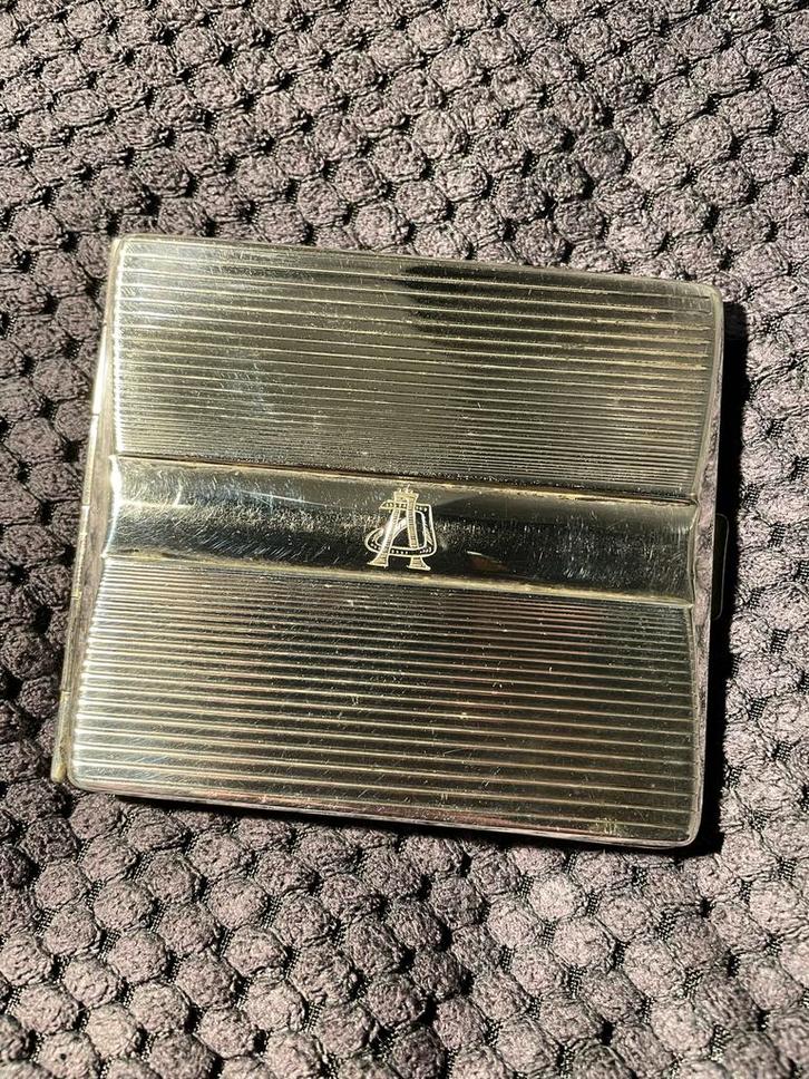 Alpacca Verzilverde Sigaretten Koker met Monogram, Antiek en Kunst, Antiek | Goud en Zilver, Zilver, Ophalen of Verzenden