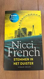 Nicci French - Stemmen in het duister, Nicci French, Ophalen of Verzenden, Zo goed als nieuw, Nederland