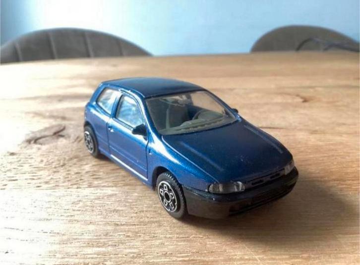 Fiat Bravo van Bburago, Hobby en Vrije tijd, Modelauto's | 1:43, Zo goed als nieuw, Auto, Overige merken, Ophalen of Verzenden