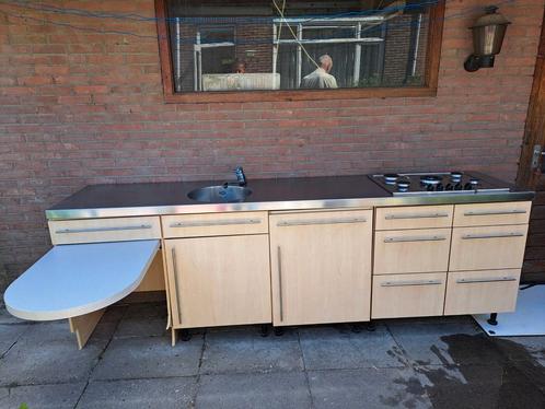 Showroomkeuken, Huis en Inrichting, Keuken | Complete keukens, Zo goed als nieuw, Ophalen