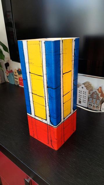 Aparte kunststof tafellamp 3A interieur,lees beschrijving beschikbaar voor biedingen