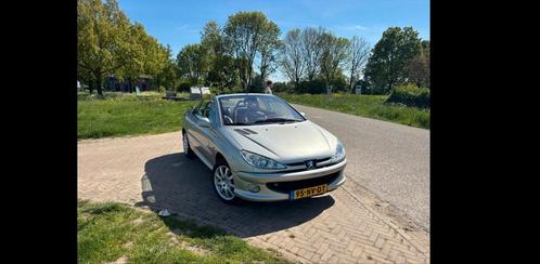 Mooie fijne peugeot 206cc, Auto's, Peugeot, Particulier, Benzine, D, Cabriolet, Handgeschakeld, Origineel Nederlands, Zilver of Grijs