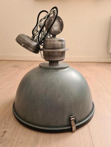 Industriële hanglamp 'Bikkel 7586GR' beschikbaar voor biedingen