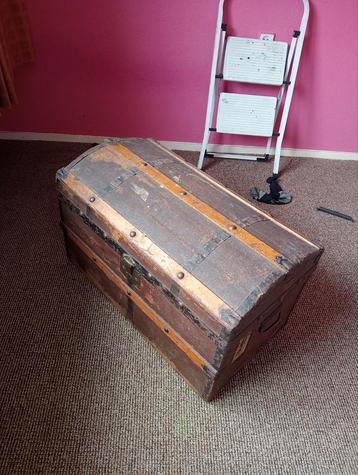 hutkoffer reiskoffer dekenkist  beschikbaar voor biedingen