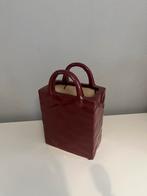 Rode/Burgundy Vaas in vorm van een tas, Aardewerk of Porselein, Ophalen of Verzenden, Zo goed als nieuw, Minder dan 50 cm