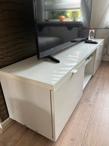 Tv Meubel Ikea Glans beschikbaar voor biedingen
