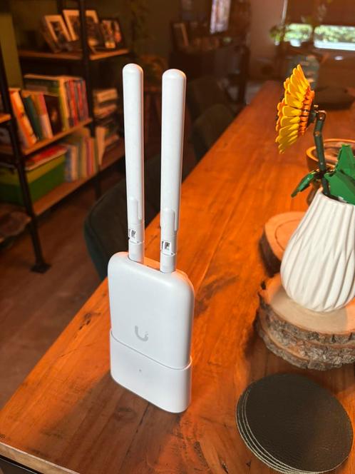 Ubiquiti UniFi Swiss Army Knife, Computers en Software, WiFi-versterkers, Zo goed als nieuw, Ophalen of Verzenden