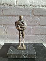 Bronzen beeldje door Paul Van Gysegem,, Ophalen of Verzenden