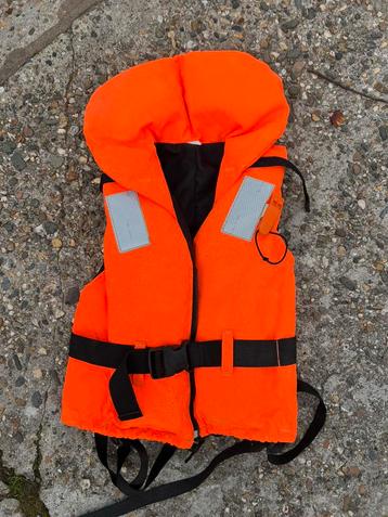 Zwemvest kind 30 - 40 kg beschikbaar voor biedingen