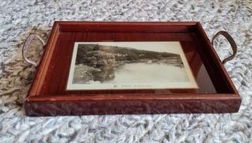 Oud klein dienblad beschikbaar voor biedingen