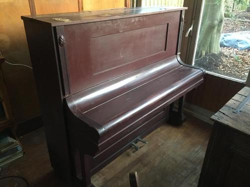 Wie redt deze Piano van een roemloze ondergang?, Muziek en Instrumenten, Piano's, Gebruikt, Piano, Bruin, Ophalen