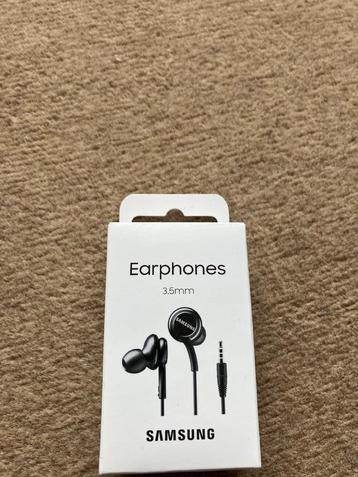 Samsung Earphones EO-IA500 NIEUW beschikbaar voor biedingen