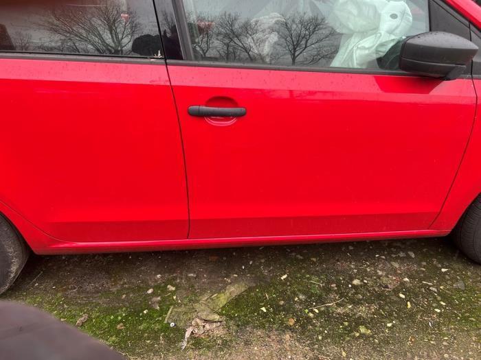 Dorpel rechts van een Volkswagen UP (LY3D), Auto-onderdelen, Carrosserie en Plaatwerk, Volkswagen, Gebruikt, 3 maanden garantie