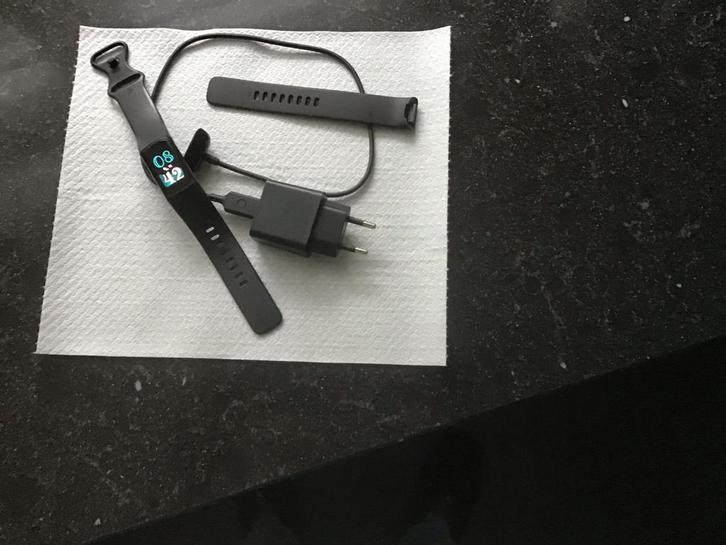 Fitbit Charge 6 - Nieuwstaat!, Sieraden, Tassen en Uiterlijk, Activity trackers, Zo goed als nieuw, Android, Zwart, Waterdicht