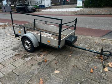 Sterke aanhanger 200cm x 100cm enkelasser beschikbaar voor biedingen