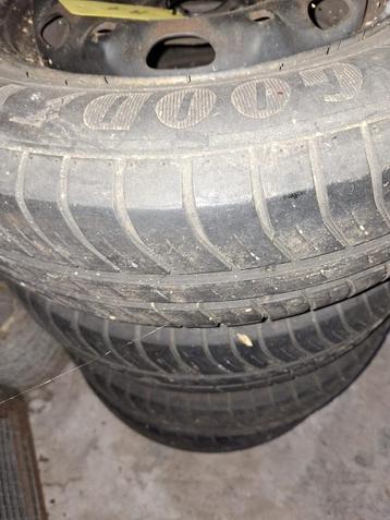 4x Banden op stalen velg – VW Polo – Goodyear 185/60 R15 84T beschikbaar voor biedingen