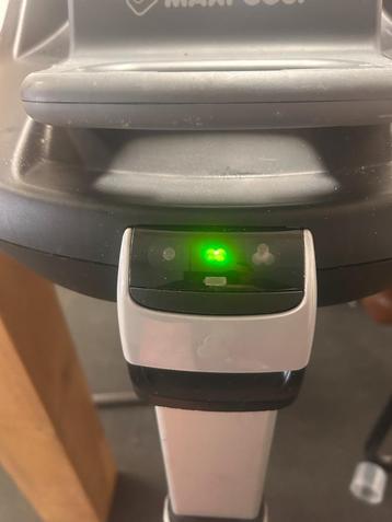 Maxi-Cosi FamilyFix Isofix base CabrioFix, Pebble en Pearl beschikbaar voor biedingen