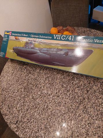 REVELL 1:72 DEUTSCHES U-BOOT / GERMAN SUBMARINE VII C/41 . beschikbaar voor biedingen