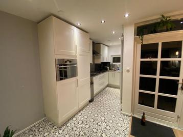 Gebruikte keuken te koop incl. apparatuur- zelf demonteren. beschikbaar voor biedingen