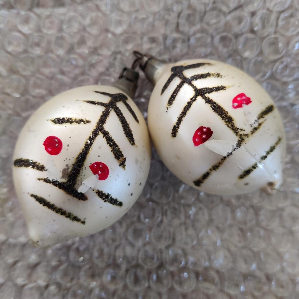 Olijf vormige oude ketstballen, Diversen, Kerst, Ophalen of Verzenden