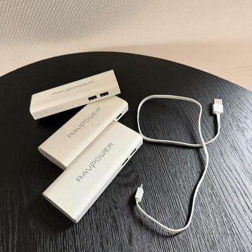 3 x RAVPower powerbank powerbanks 13.400 en 10.400 mAh beschikbaar voor biedingen