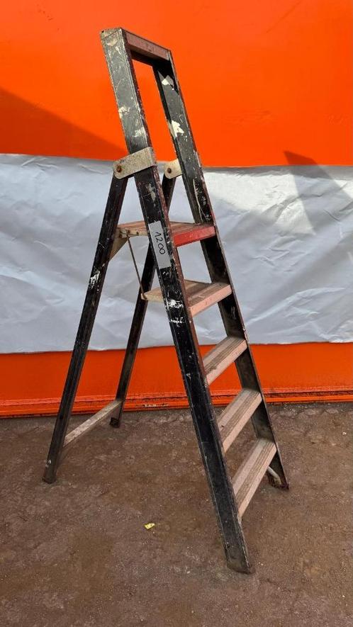 Alga trap 5 treden, Doe-het-zelf en Verbouw, Ladders en Trappen, Gebruikt, Minder dan 2 meter, Ophalen