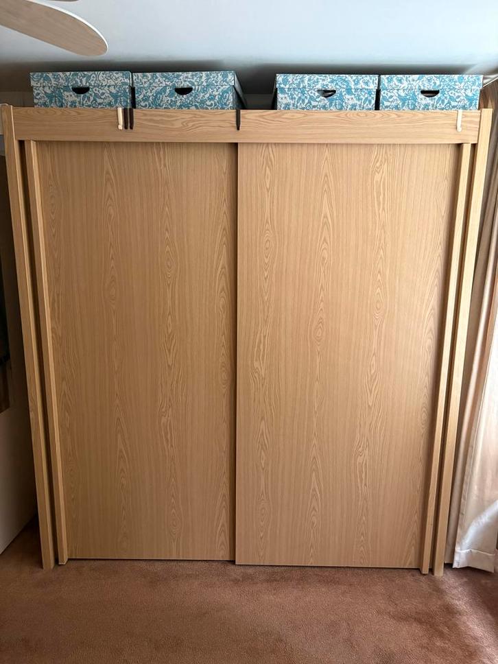 Houten kledingkast met schuifdeuren, Huis en Inrichting, Kasten | Kledingkasten, Zo goed als nieuw, 200 cm of meer, 200 cm of meer
