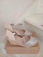 Sleehak schoenen creme kleur slangenprint maat 37, Kleding | Dames, Schoenen, Ophalen of Verzenden, Zo goed als nieuw, Beige, Sneakers of Gympen