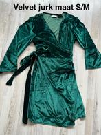 Groene Velvet Wikkeljurk Little Rose S/M, Kleding | Dames, Positiekleding, Jurk, Ophalen of Verzenden, Zo goed als nieuw, Maat 36 (S)