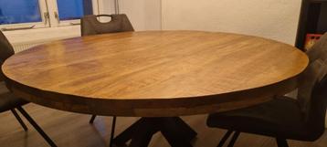 Mooie ronde mangohouten tafel dia. 150cm met spinpoot beschikbaar voor biedingen