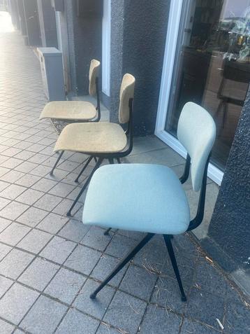 3 Vintage Stoelen Set - Friso Kramer Result stoelen. beschikbaar voor biedingen
