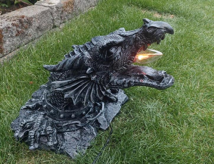 Drakenkop vuurspuwende Drakenkop muur-decoratie fantasie kop, Verzamelen, Beelden en Beeldjes, Zo goed als nieuw, Fantasy, Ophalen