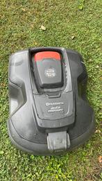 Husqvarna Automower 310 robotmaaier met laadstation en kap, Ophalen of Verzenden, Zo goed als nieuw