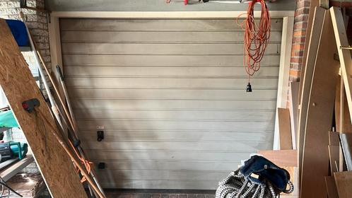 Garagedeur zo goed als nieuw!, Doe-het-zelf en Verbouw, Deuren en Horren, Zo goed als nieuw, Garagedeur, 200 tot 215 cm, 120 cm of meer