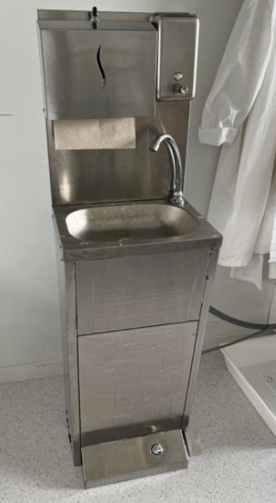 RVS Spoelmeubel, Handenwasstation met voetbediening, Huis en Inrichting, Keuken | Keukenelementen, Gebruikt, 100 tot 150 cm, Minder dan 50 cm