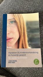 Handelen bij kindermishandeling en huiselijk geweld, Maatschappij en Samenleving, Medi Hoes; Linda Douma`, Ophalen of Verzenden