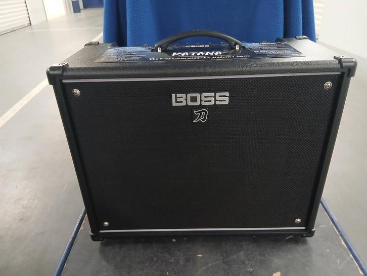 Boss Katana Gen 3 100 with GA-FC Switch, Bluetooth, Cover, Muziek en Instrumenten, Versterkers | Bas en Gitaar, Zo goed als nieuw