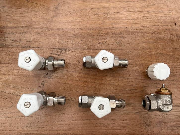 Diverse Heimeier radiatorkranen, Doe-het-zelf en Verbouw, Verwarming en Radiatoren, Gebruikt, Radiator, Minder dan 30 cm, Minder dan 60 cm