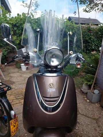 Mooie sym scooter( geel kenteken) beschikbaar voor biedingen