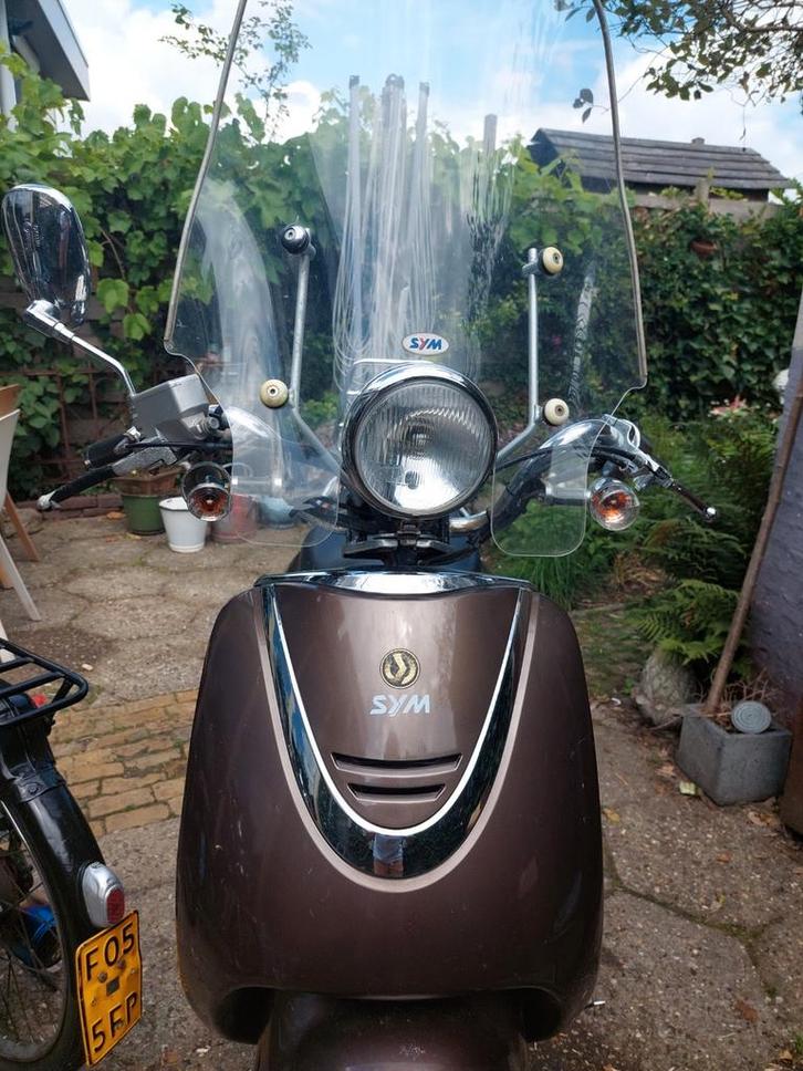 Mooie sym scooter( geel kenteken), Fietsen en Brommers, Scooters | SYM, Gebruikt, Overige modellen, Maximaal 45 km/u, Benzine