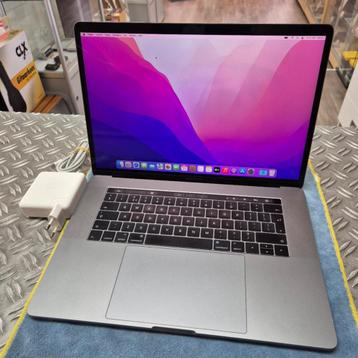MacBook Pro 2016 15"  i7  16 GB 512 SSD Touchbar Accu 279 beschikbaar voor biedingen